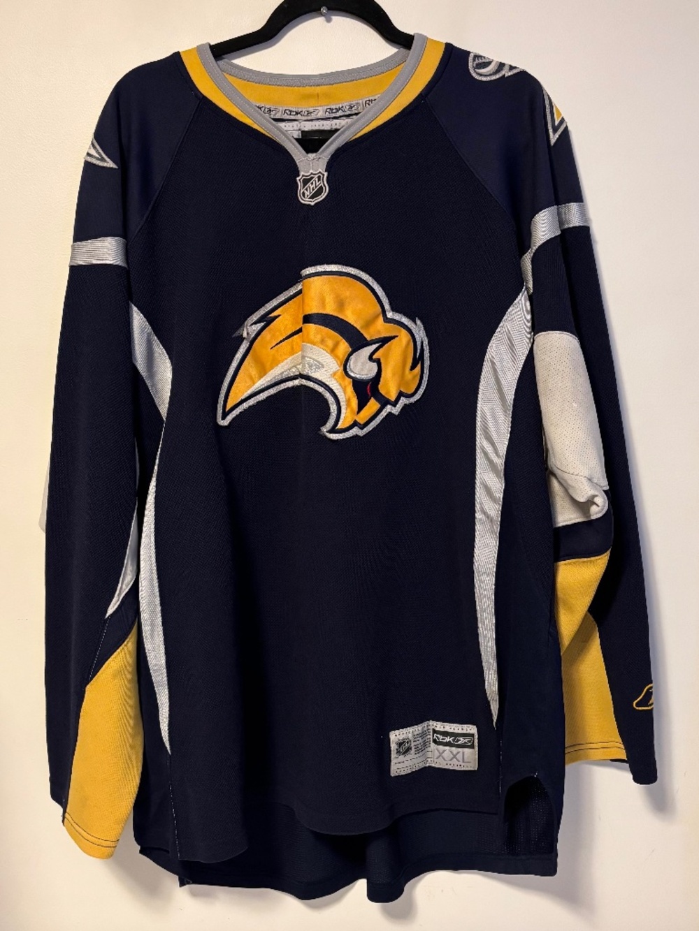NHL Buffalo Hockey Sabres Jersey No Name Blank Slug Mascot Womens Size XXL